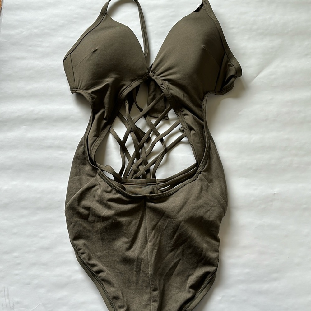 Kenneth Cole One Piece Bathing Suit Monokini